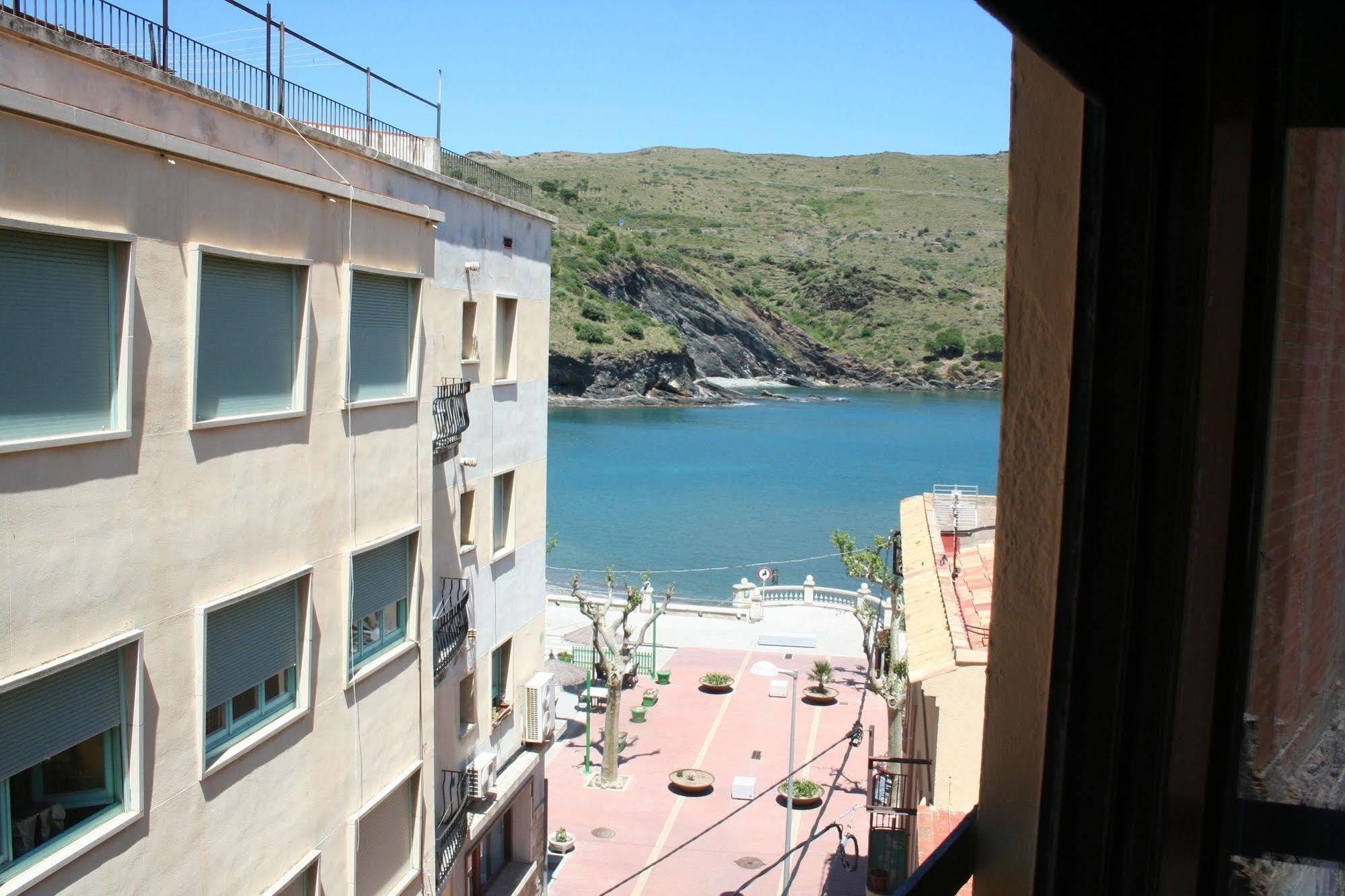 Hostal Juventus Portbou Exterior foto