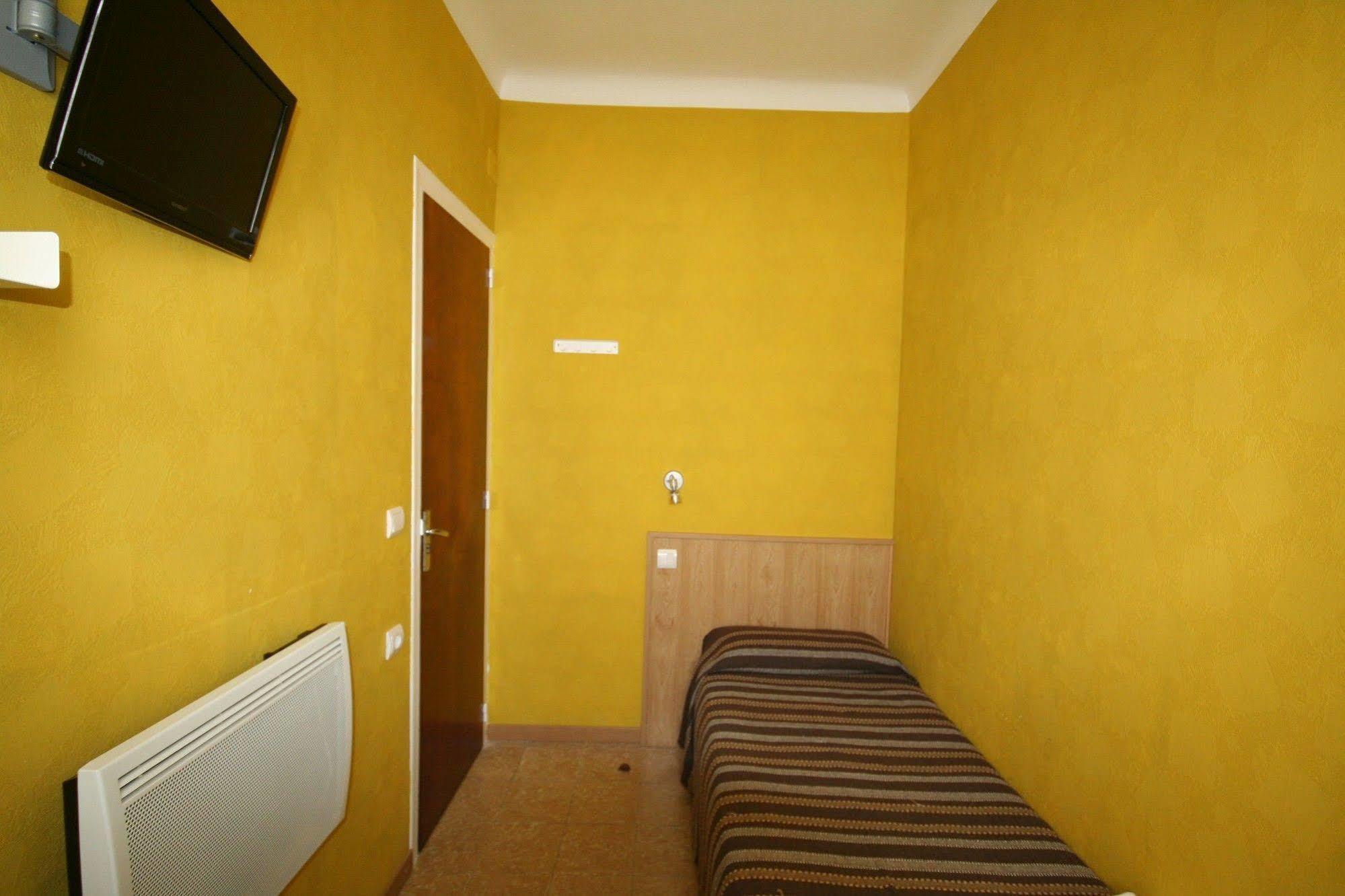 Hostal Juventus Portbou Exterior foto