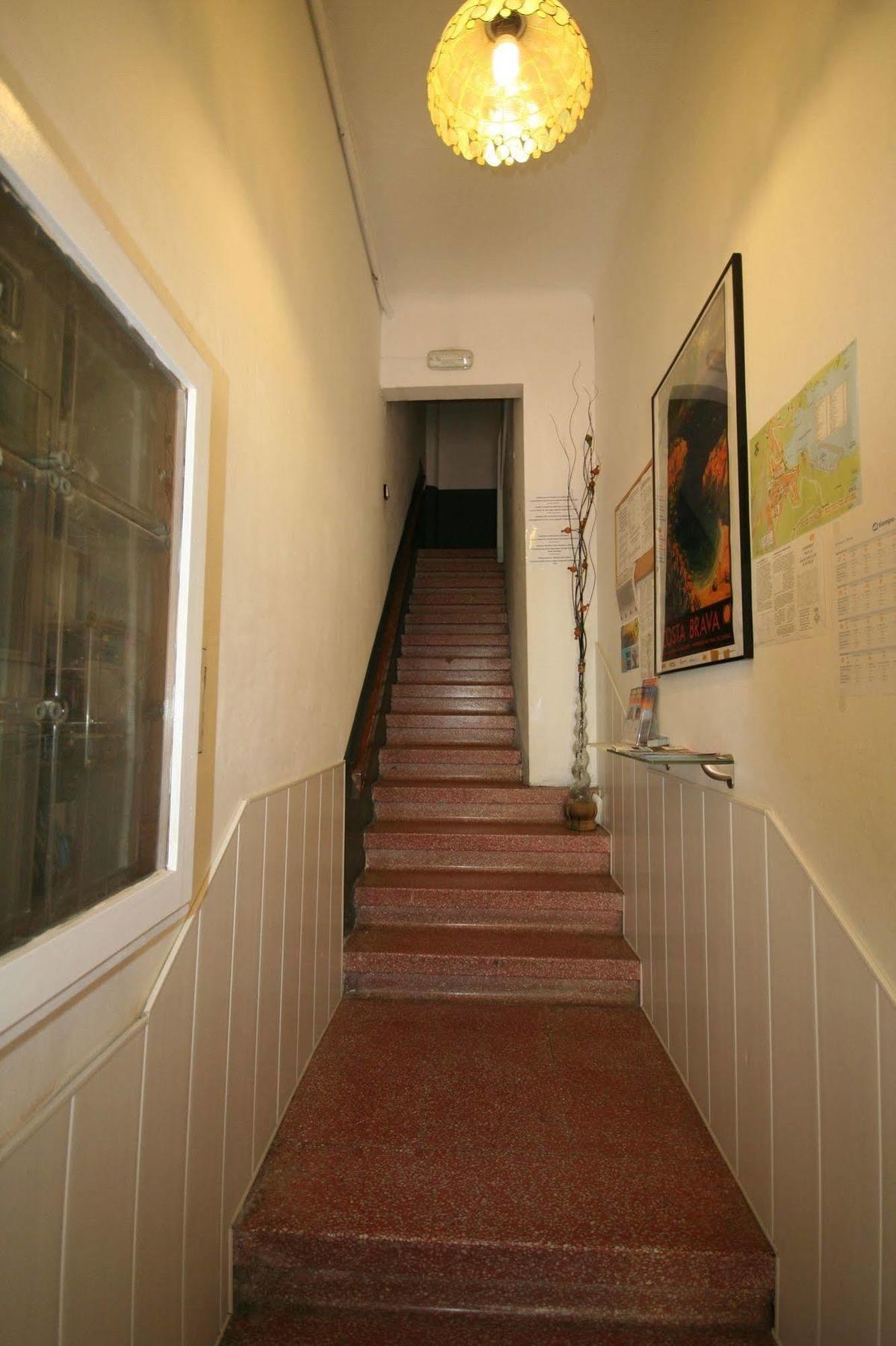 Hostal Juventus Portbou Exterior foto