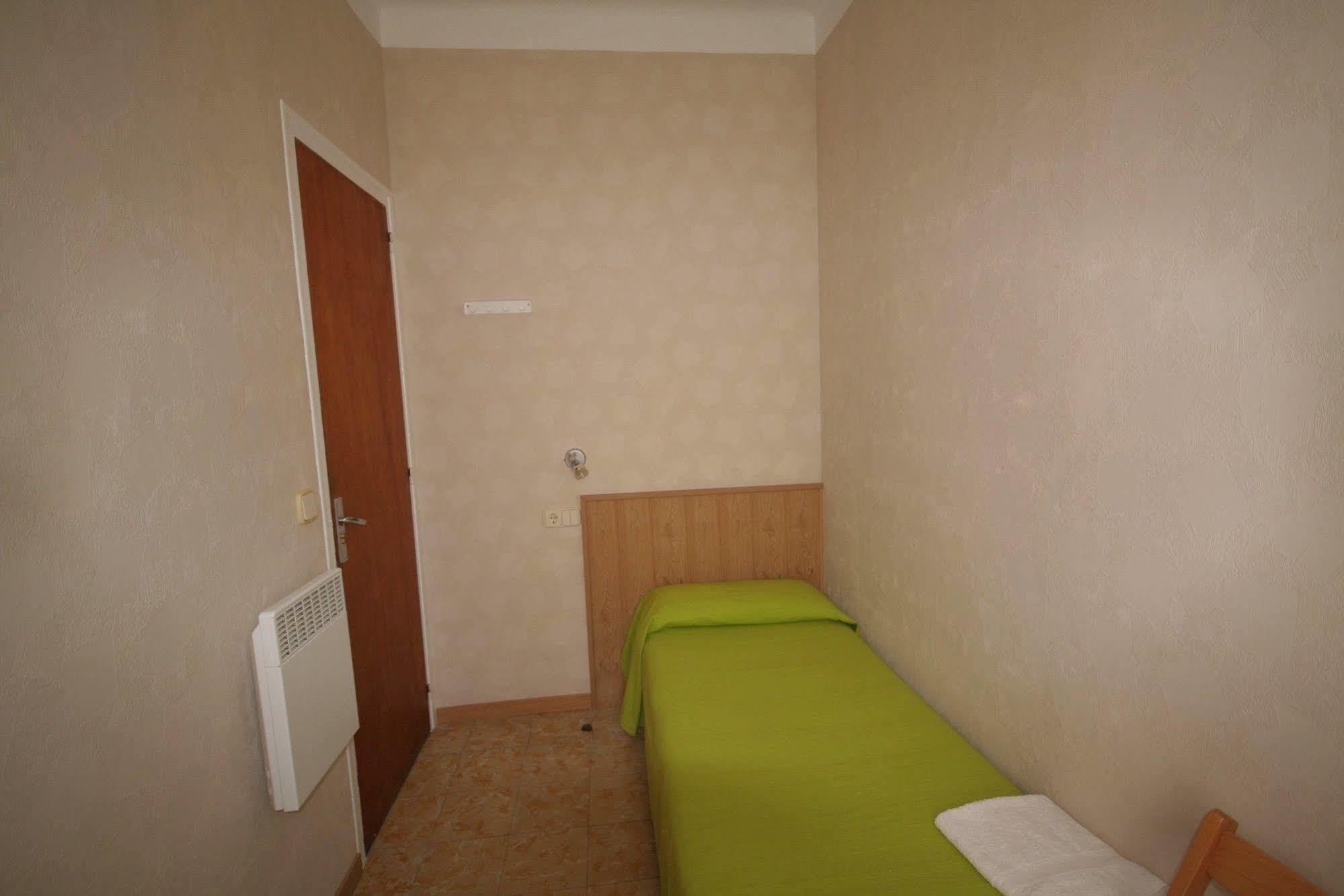 Hostal Juventus Portbou Exterior foto